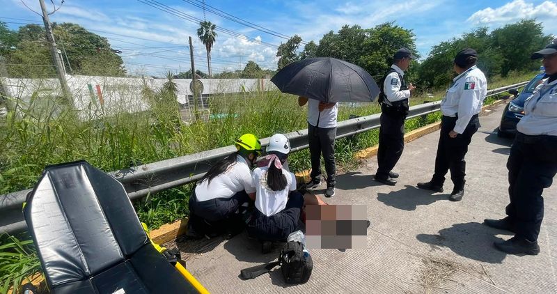 En este momento estás viendo Joven de 20 años resulta lesionado tras accidente de motocicleta en el Libramiento Ejército Mexicano
