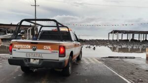 Lee más sobre el artículo Rachel se aleja de Colima, pero mantienen lluvias, playas cerradas y restricciones portuarias