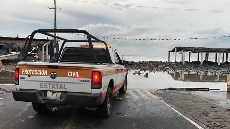 En este momento estás viendo Rachel se aleja de Colima, pero mantienen lluvias, playas cerradas y restricciones portuarias