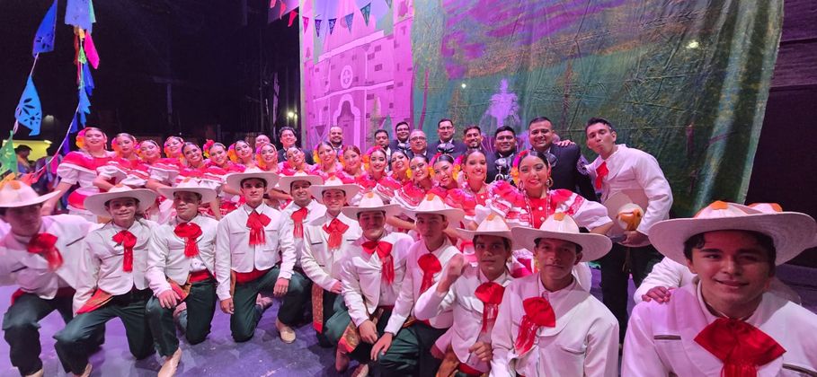 En este momento estás viendo Ballet Mitoteliztli se presentó en encuentro cultural “40 años de Tradición y Folclore”, en la CDMX