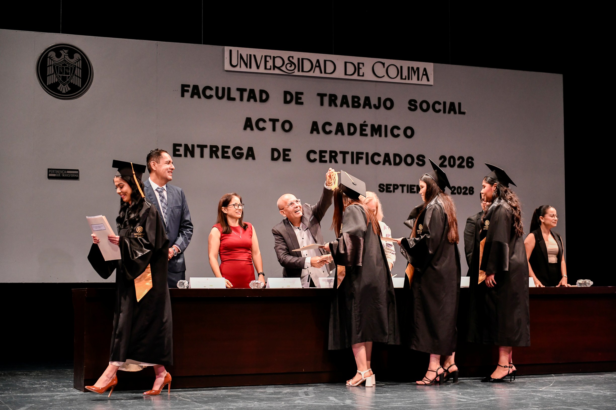 En este momento estás viendo Egresan de Trabajo Social y Gerontología profesionales para atender retos de la comunidad