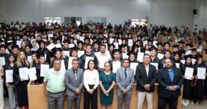 Lee más sobre el artículo Egresan 106 profesionistas de Contabilidad, Administración y Negocios Digitales