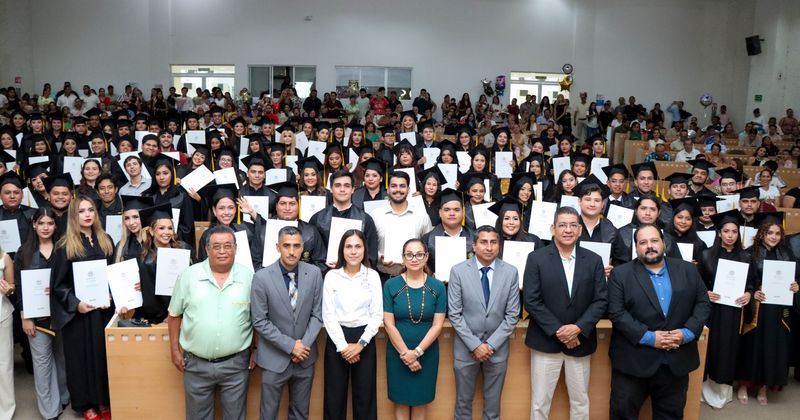 En este momento estás viendo Egresan 106 profesionistas de Contabilidad, Administración y Negocios Digitales