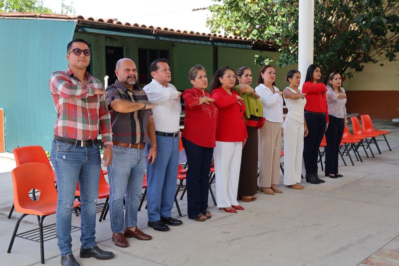En este momento estás viendo Congreso de Colima realiza ceremonia itinerante de septiembre en escuela primaria de Comala