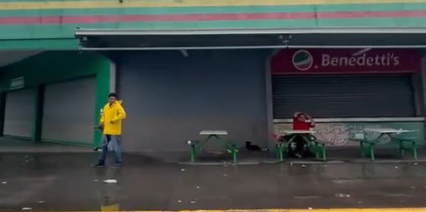 En este momento estás viendo Cierran comercios en Tecomán ante alerta naranja por huracán Simon