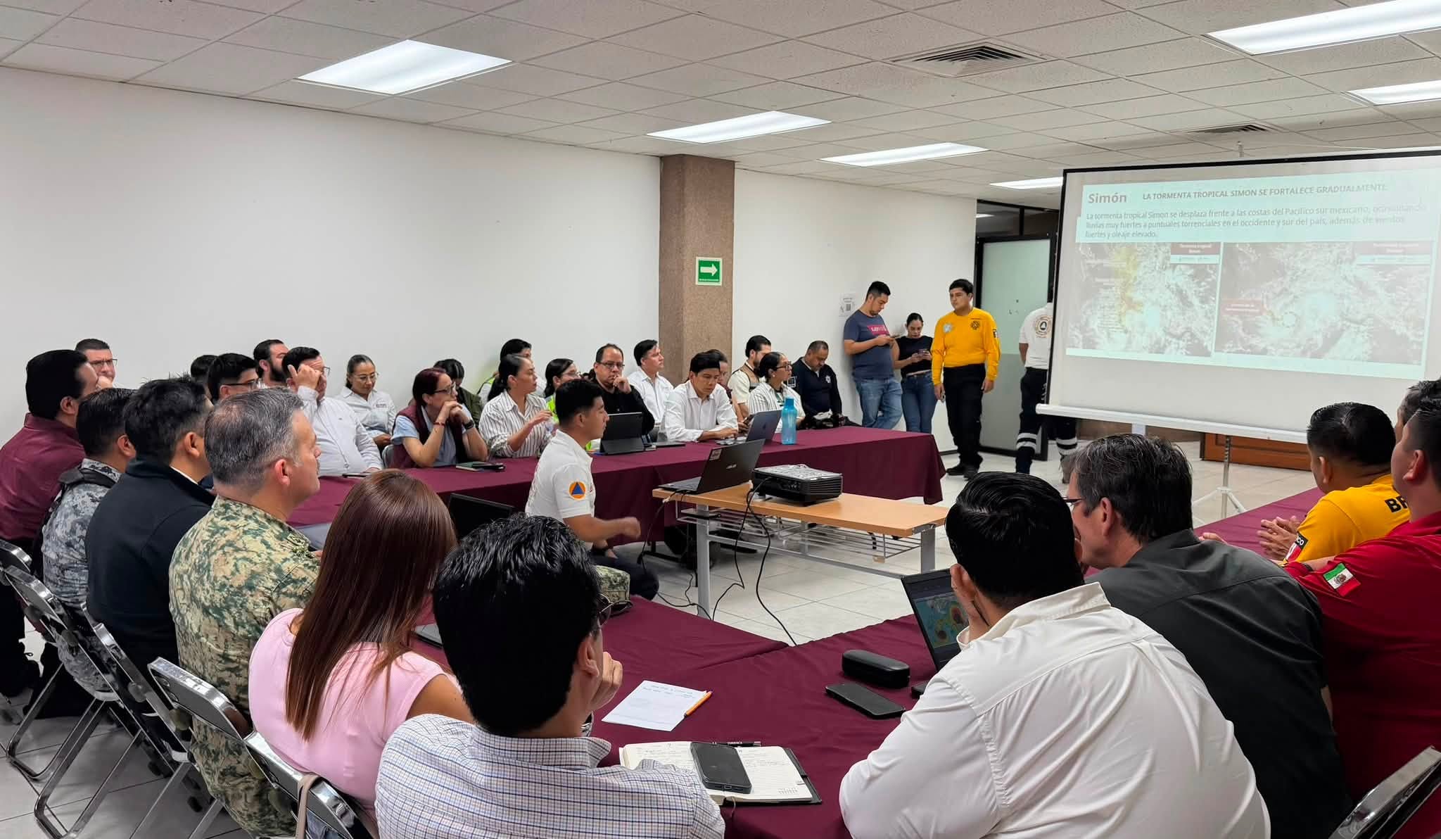 En este momento estás viendo Cierran playas de Tecomán, Armería y Manzanillo ante evolución de la tormenta Simon