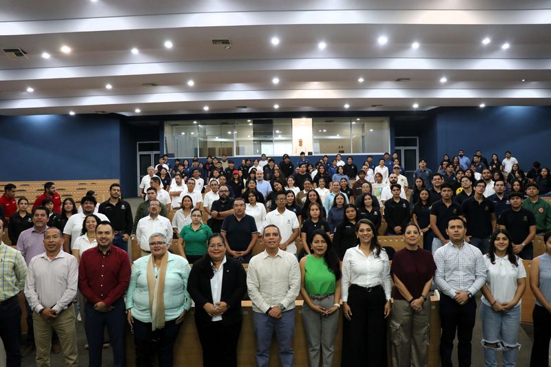 En este momento estás viendo Llama rector a fortalecer ingreso, permanencia y titulación en facultades de Manzanillo
