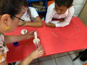 Lee más sobre el artículo Lleva UdeC talleres de ciencia a niñas y niños de comunidades rurales