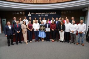 Lee más sobre el artículo Congreso de Colima entrega la presea al Mérito Médico 2026 a especialista en otorrinolaringología
