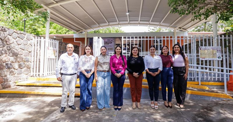 En este momento estás viendo Gobernadora de Colima entregó Obras que Transforman dos escuelas de Cuauhtémoc