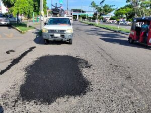 Lee más sobre el artículo Atiende Ayuntamiento baches de la cabecera municipal