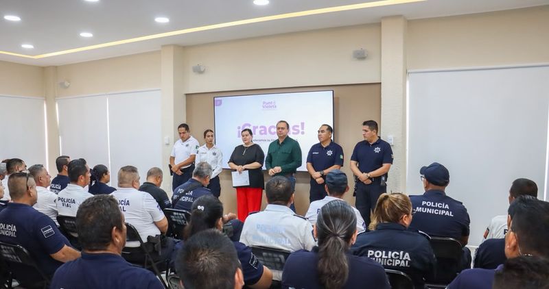 En este momento estás viendo Se capacitan policías de Tecomán sobre emergencias de violencia de género