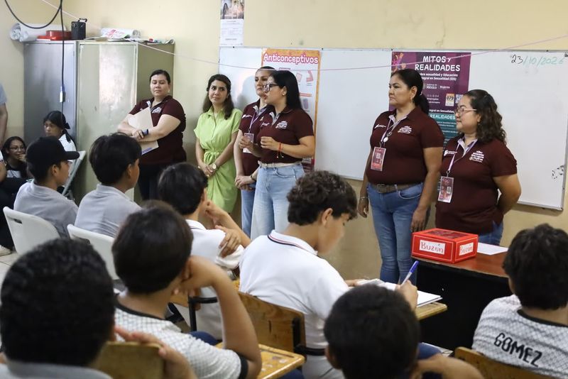 En este momento estás viendo Gobierno de Indira Vizcaíno acercó la Feria de Servicios Ruta Name a la comunidad de Santa Rosa, en Tecomán